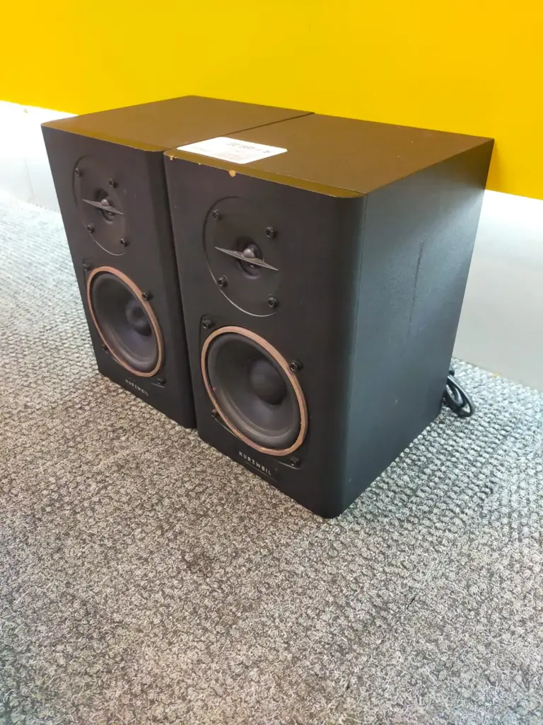 Kurzweil Ks-40A Studio Monitors - View 3