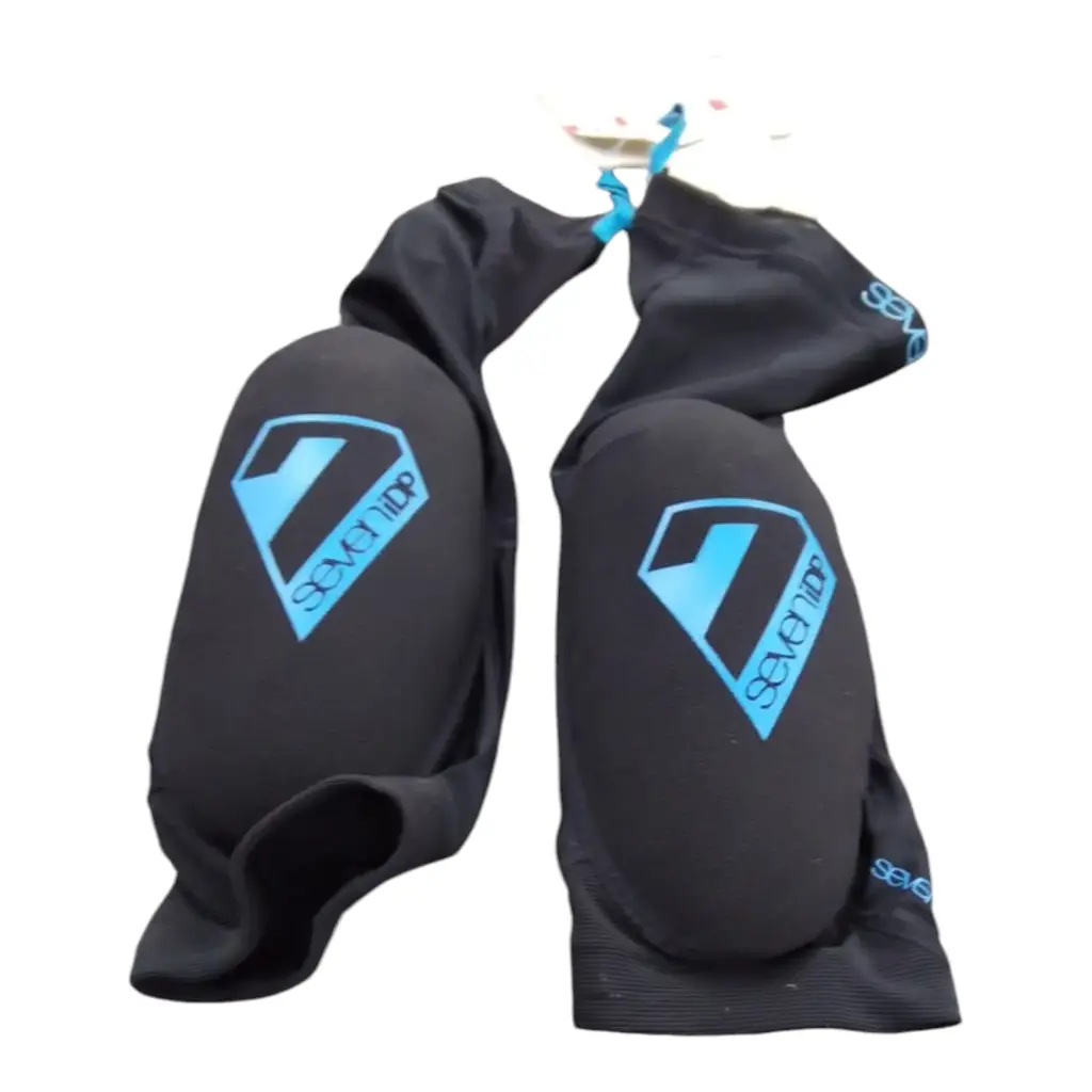 7Idp (Seven Protection) Sam Hill Signature Knee Pads. - View 2