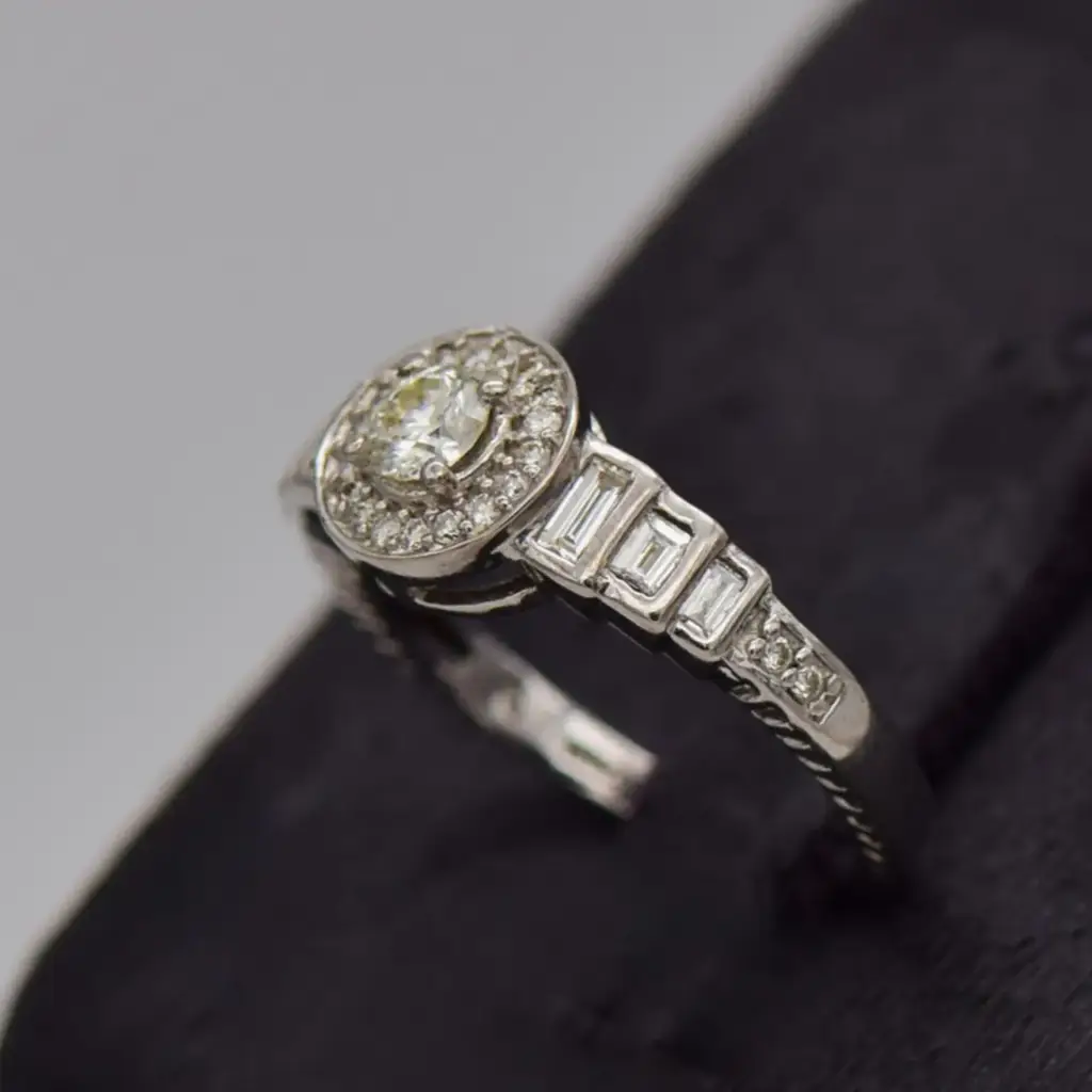 18ct White Gold Engagement Ring - View 4