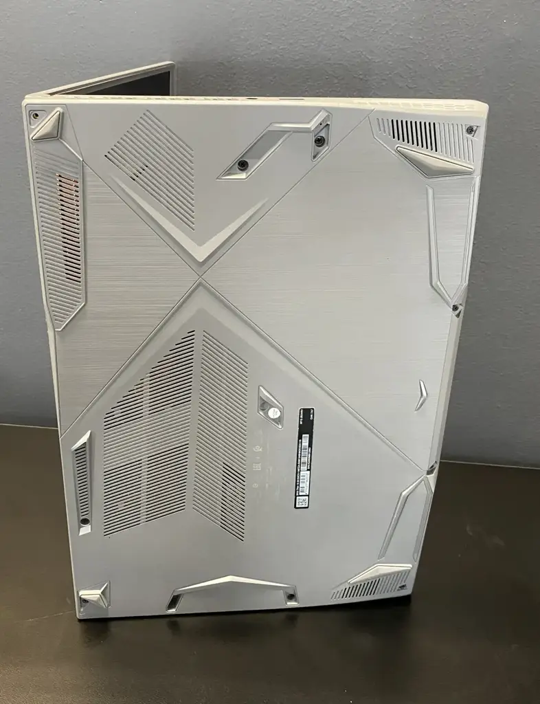 Msi Thin 15 B12ucx - View 3