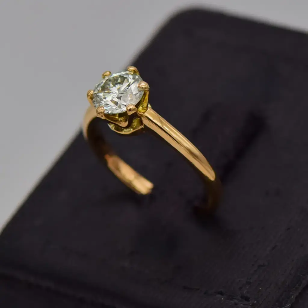 18ct Yellow Gold Engagement Ring - View 3