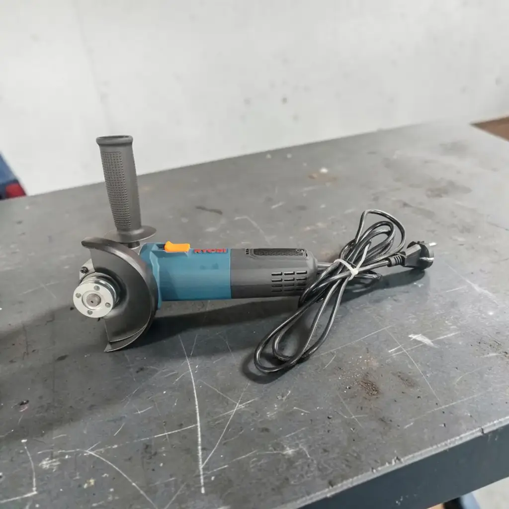 Ryobi G-915 Angle Grinder