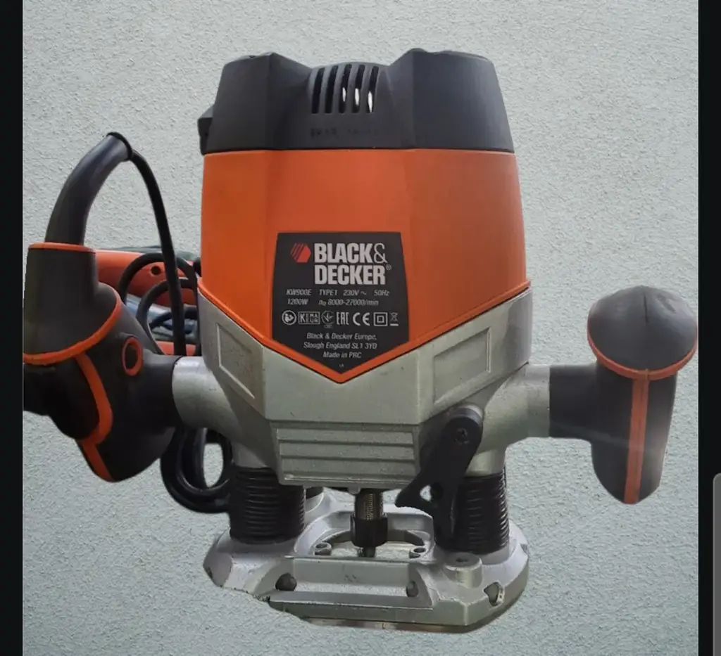 Black & Decker Kw900e Plunge Roouter