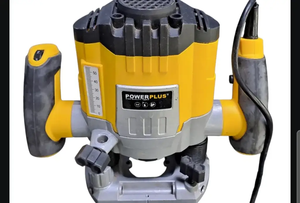 Power Plus 1200 W Plunge Router - View 2