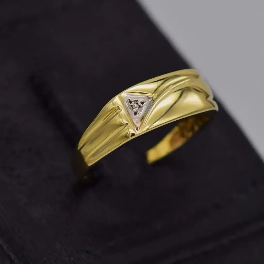 9ct Yellow Gold Men's Ring - View 2