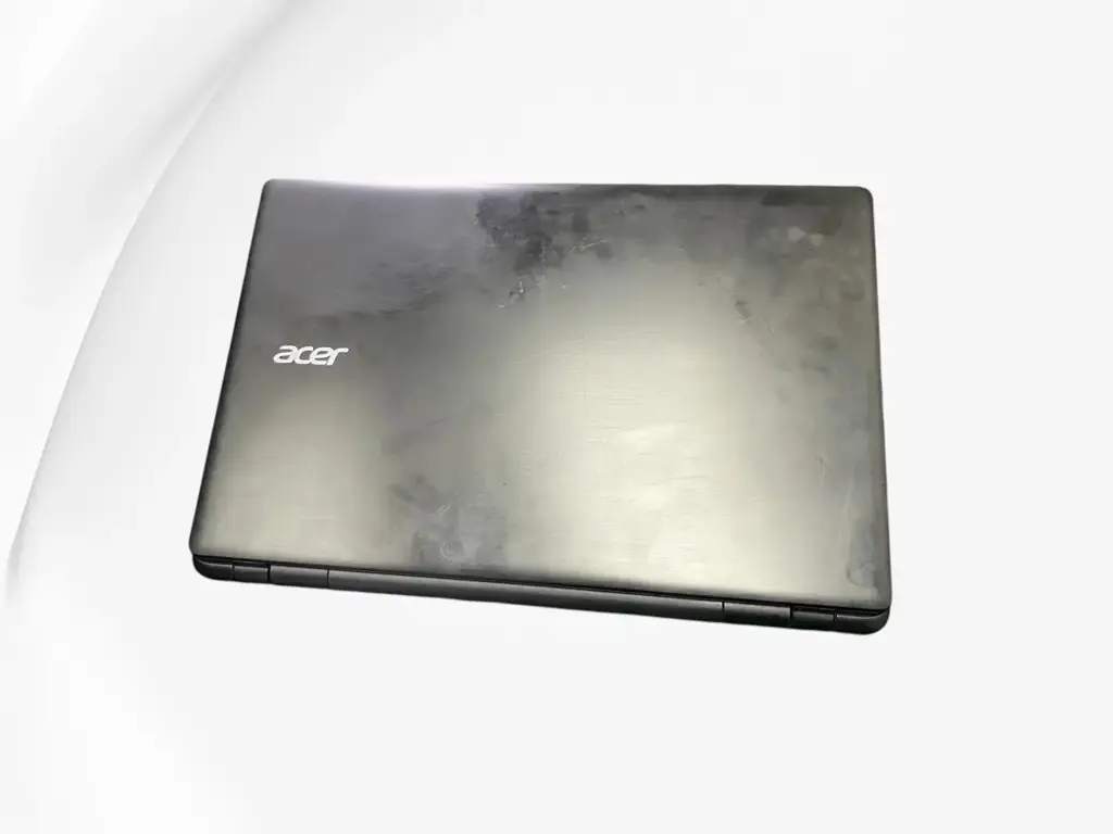Acer Aspire E15 I3-4030U Laptop. - View 3