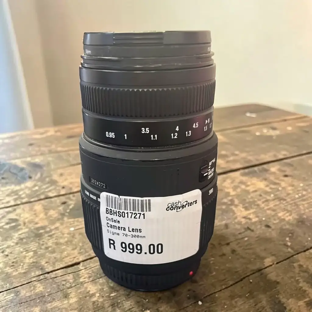 Sigma 70-300Mm Telephoto Zoom Lens - View 2