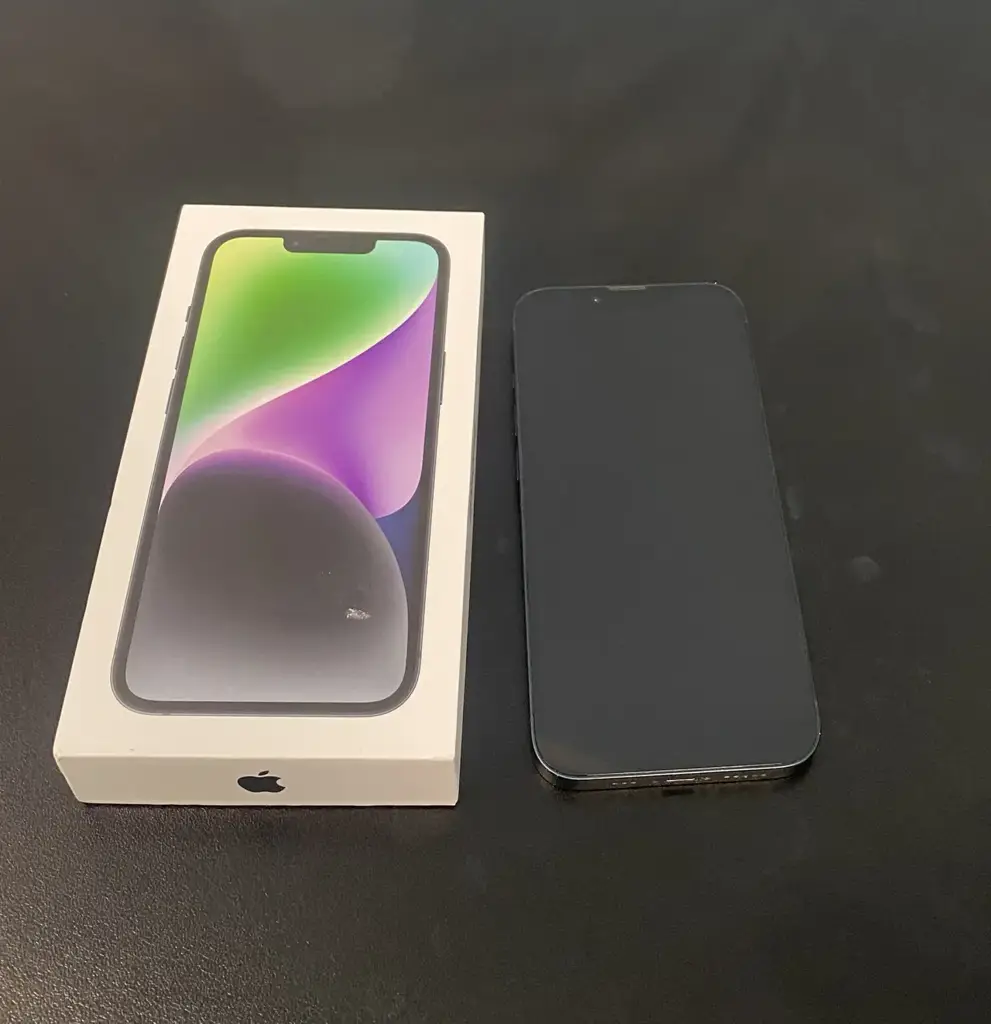 Apple Iphone 14 - View 2