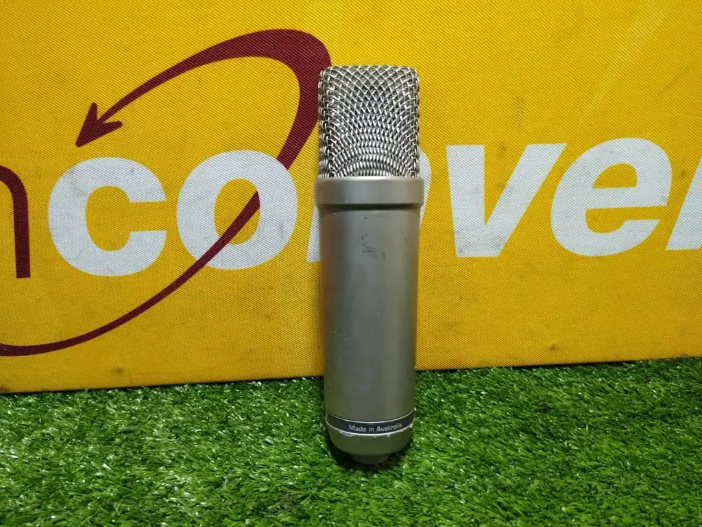 Rode Nt 1-A Ondenser Microphone - View 2