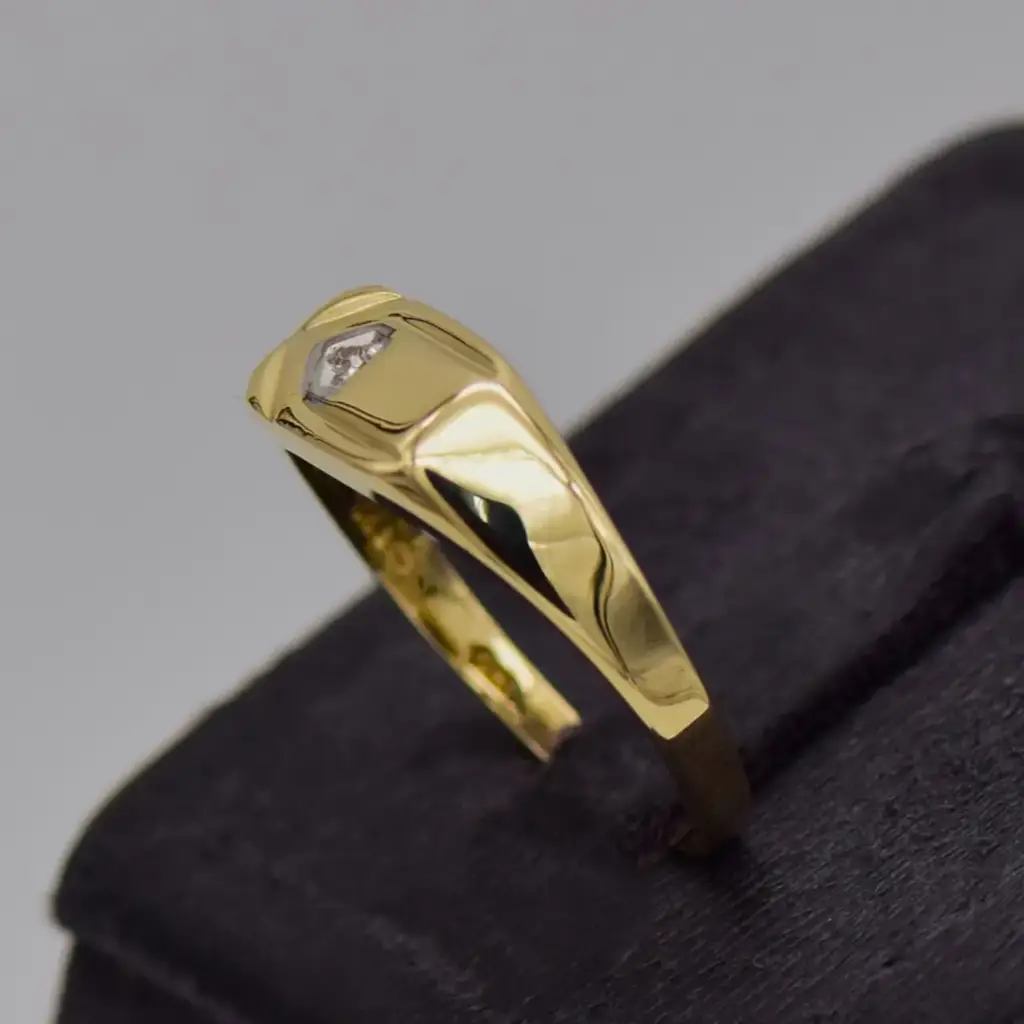 9ct Yellow Gold Men's Ring - View 3