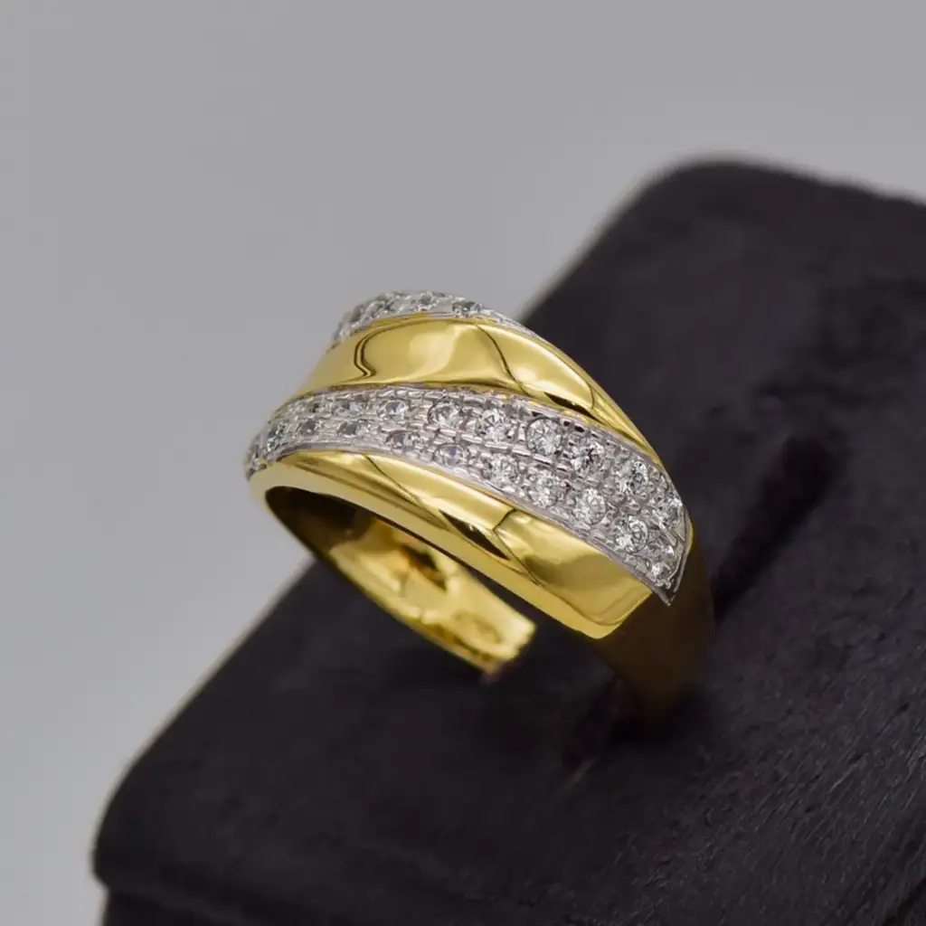 18ct Yellow Gold Dress Ring - View 4