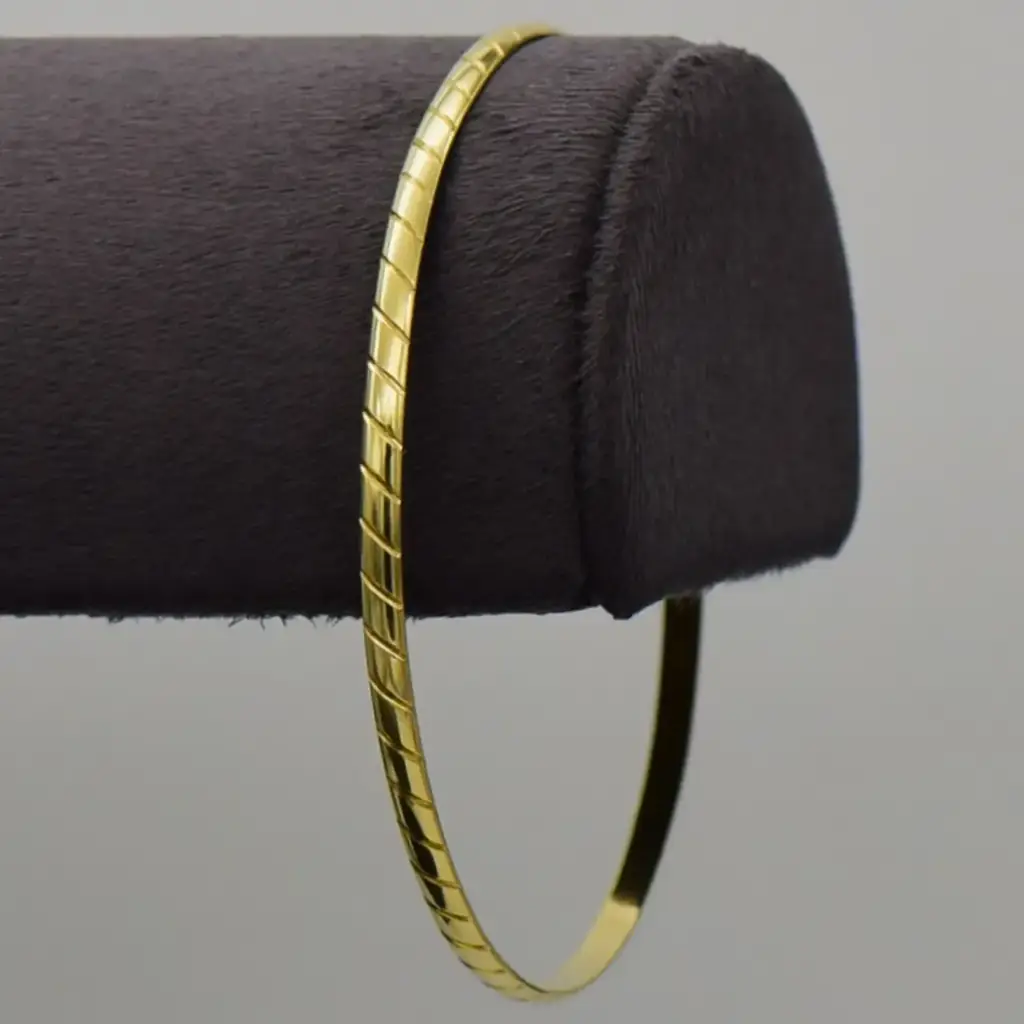 9ct Yellow Gold Bangle Patterned