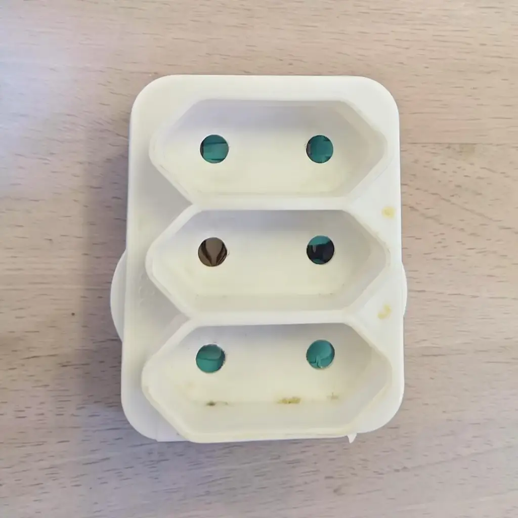 3 Way 3 X 5A 2 Pin Euro Adaptor