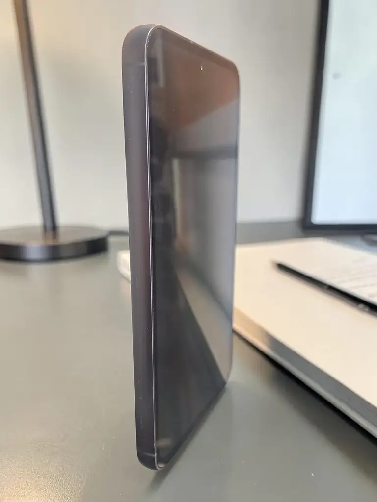 S23 Samsung Galaxy Smartphone (S23 Fe) - View 4