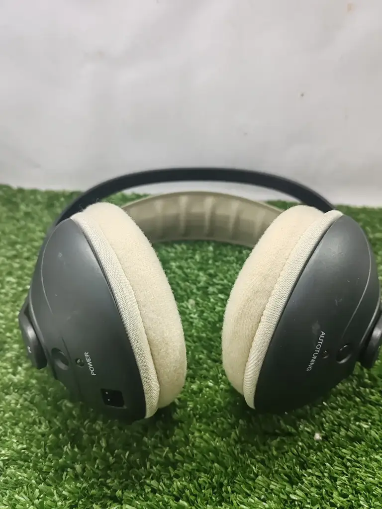Akg K912 Wireless Over-Ear Headphones - View 2