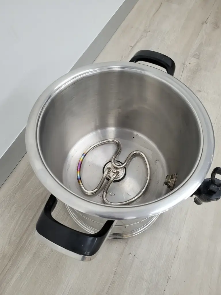 Amc 7.9 Litre Urn - View 3