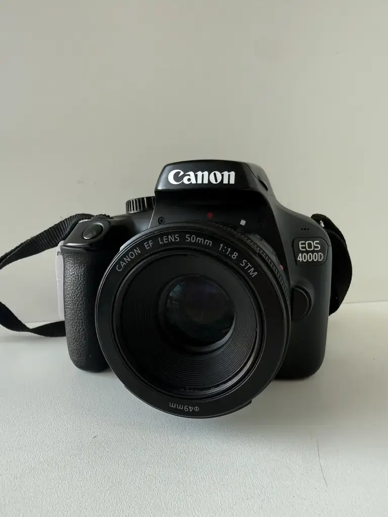 Canon Eos4000d Camera