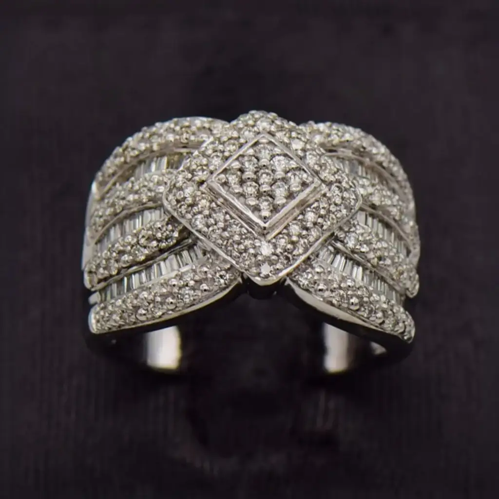 9ct White Gold Dress Ring