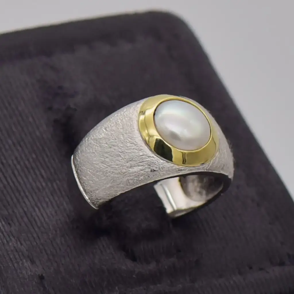 9Ct White Gold Dress Ring Mabé - View 3