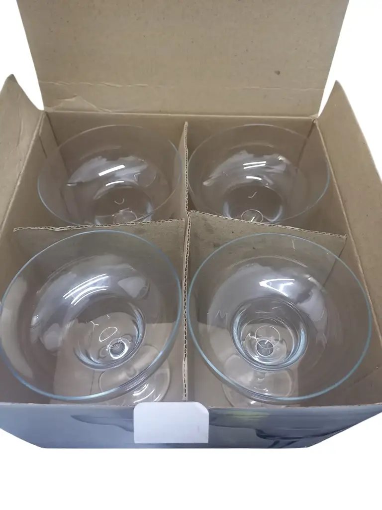 4 Glasses - View 2