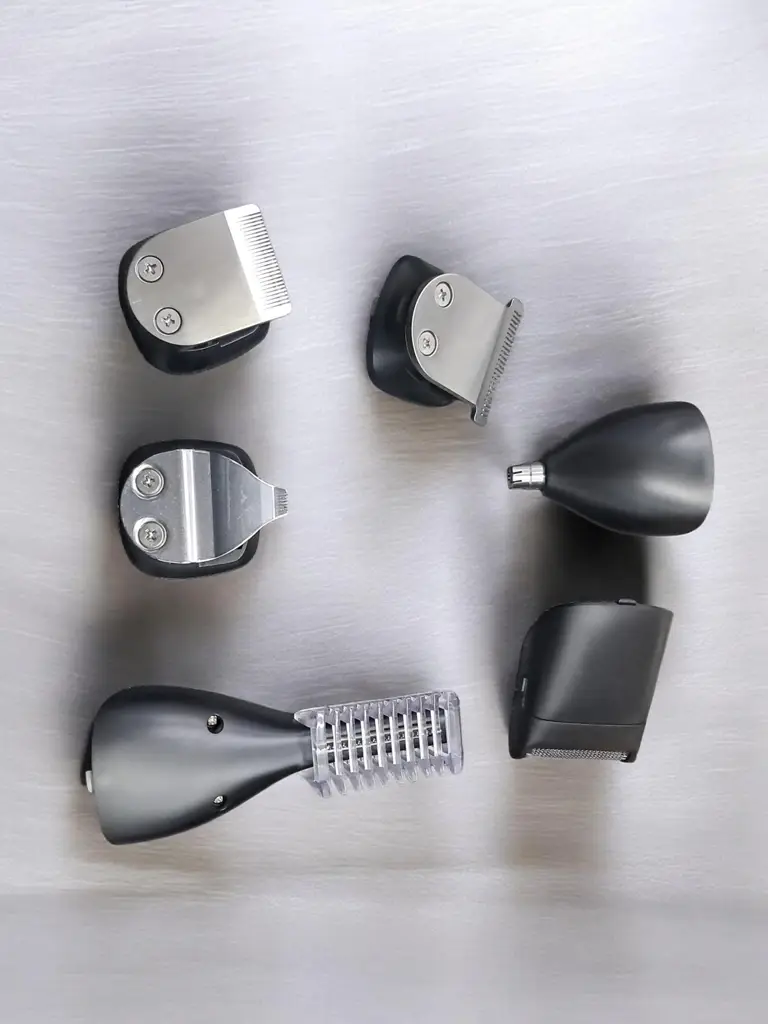 4D - 6 In 1 Mens Grooming Kit - View 3