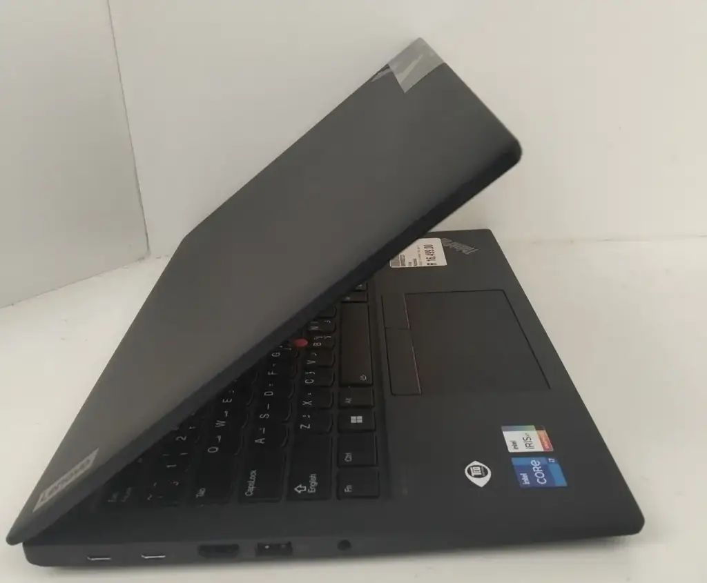 Lenovo Thinkpad T14 Gen 3 - View 3