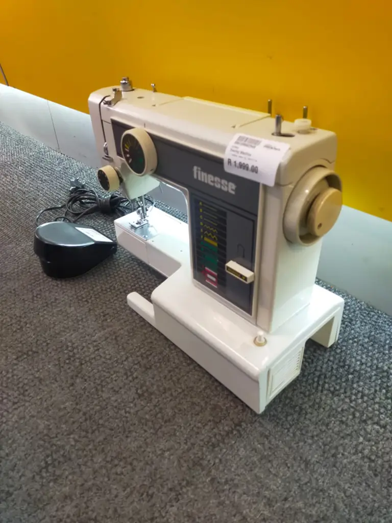 Finesse Sewing Machine - View 5