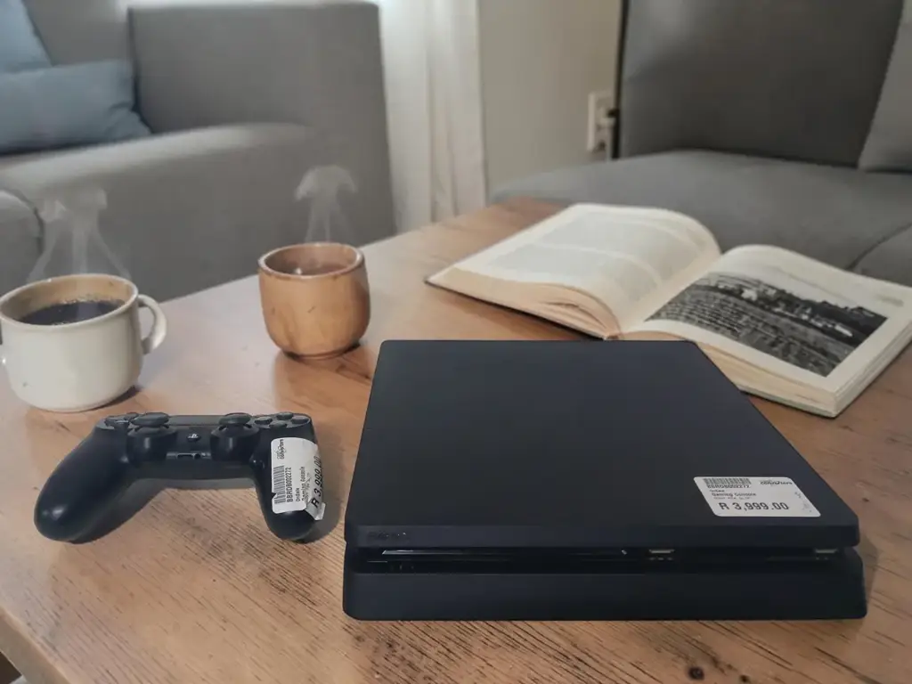 Sony Playstation 4 Slim (Cuh-2016A)