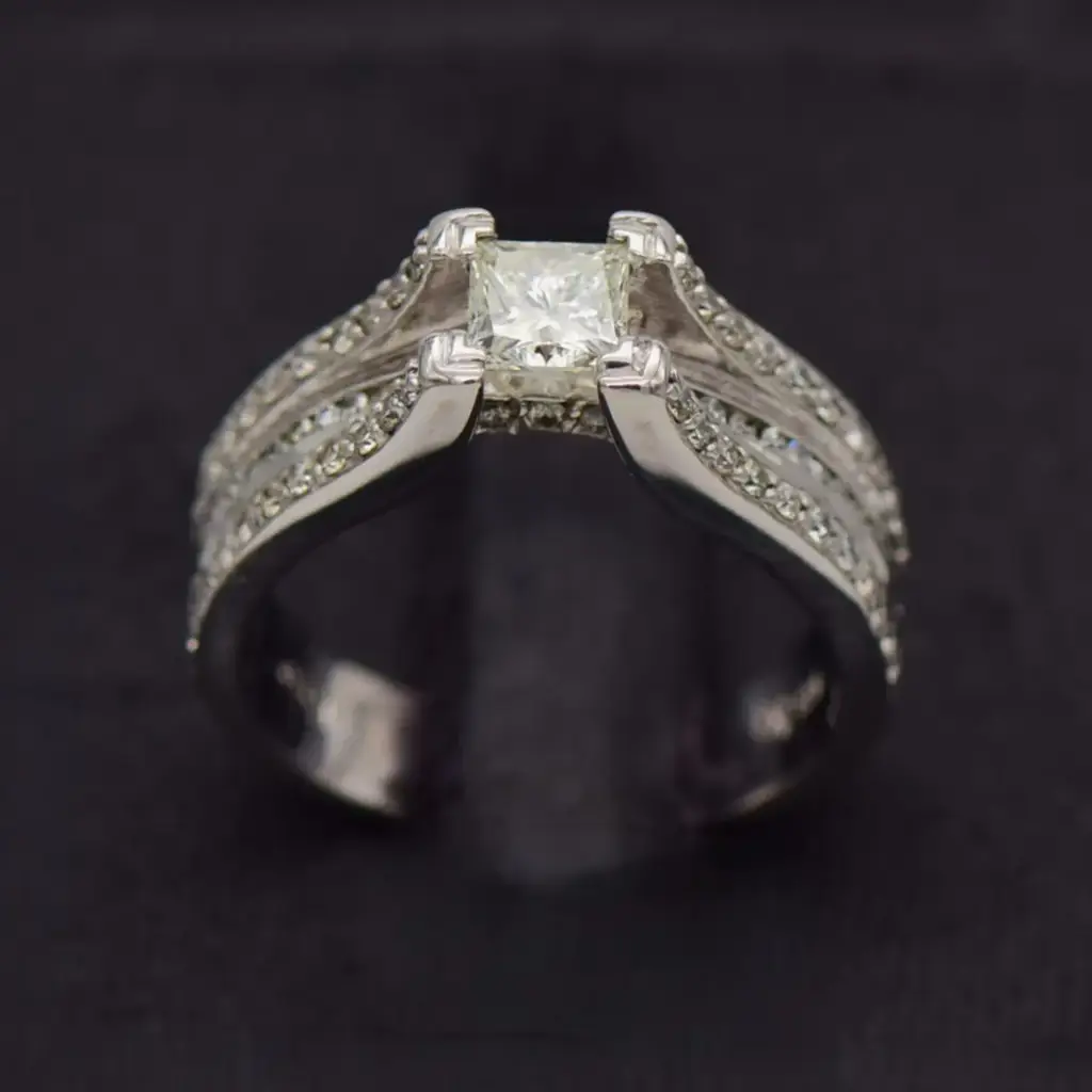 18ct White Gold Engagement Ring
