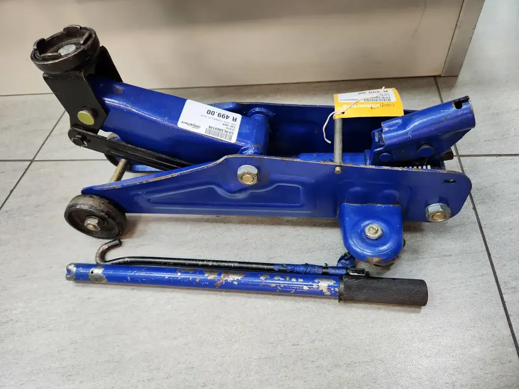 Blue Hydraulic Car Jack