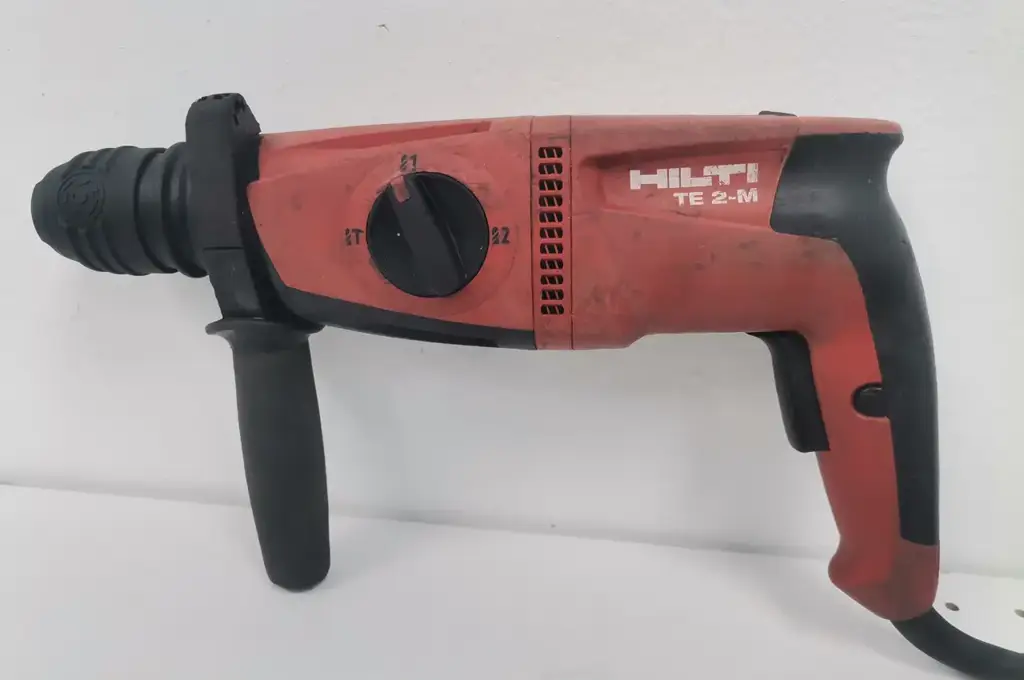 Hilti Te 2-M 230V Rotary Hammer Drill - View 2