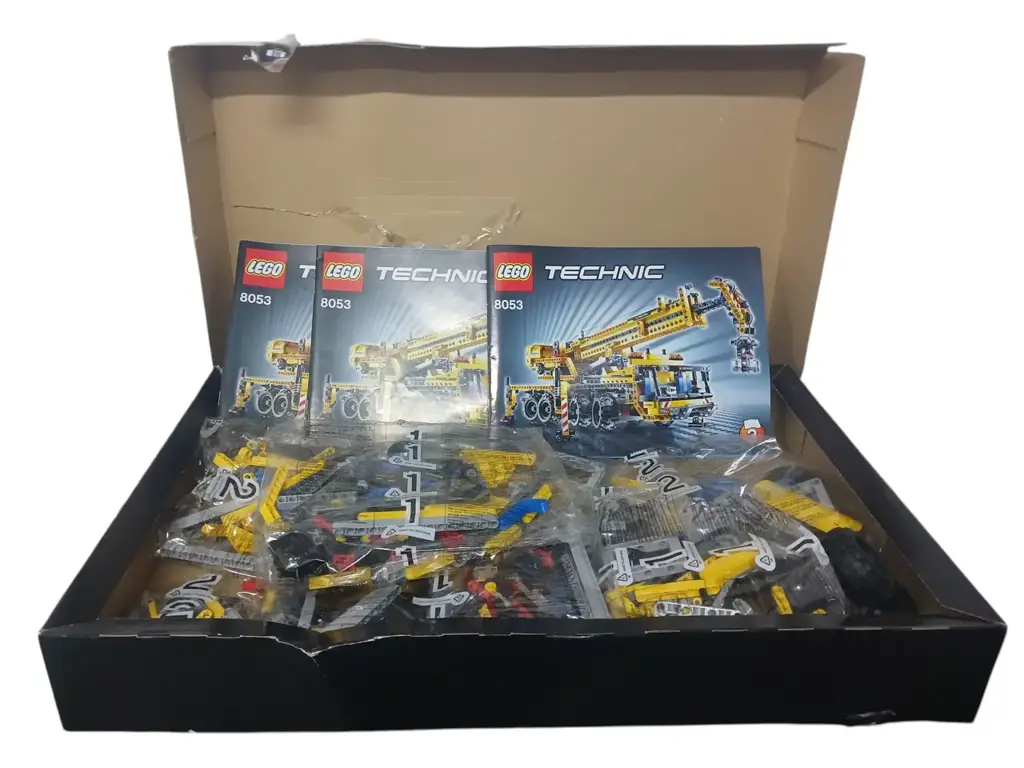 Lego Technic 8053 Building Set (Ages 11-16) - View 3