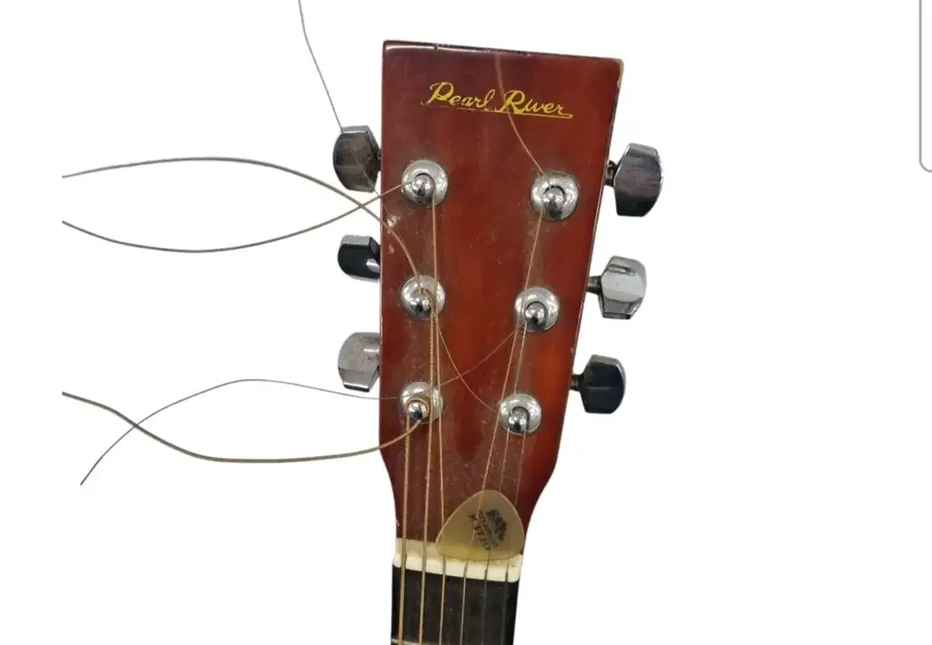 Pearl River Acoustic Guitar - View 4