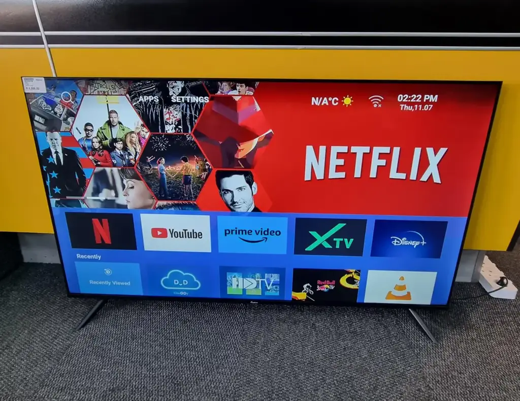 Condere Smart Tv 55Inch Has A Remote