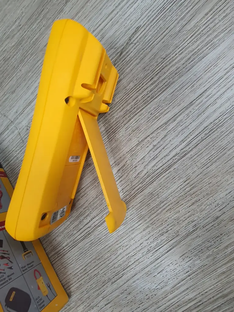 Fluke 175 Handheld Digital Multimeter True Rms - View 2