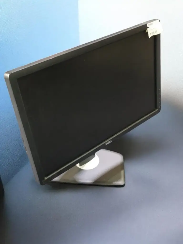Dell P2212h 22" Monitor - View 2