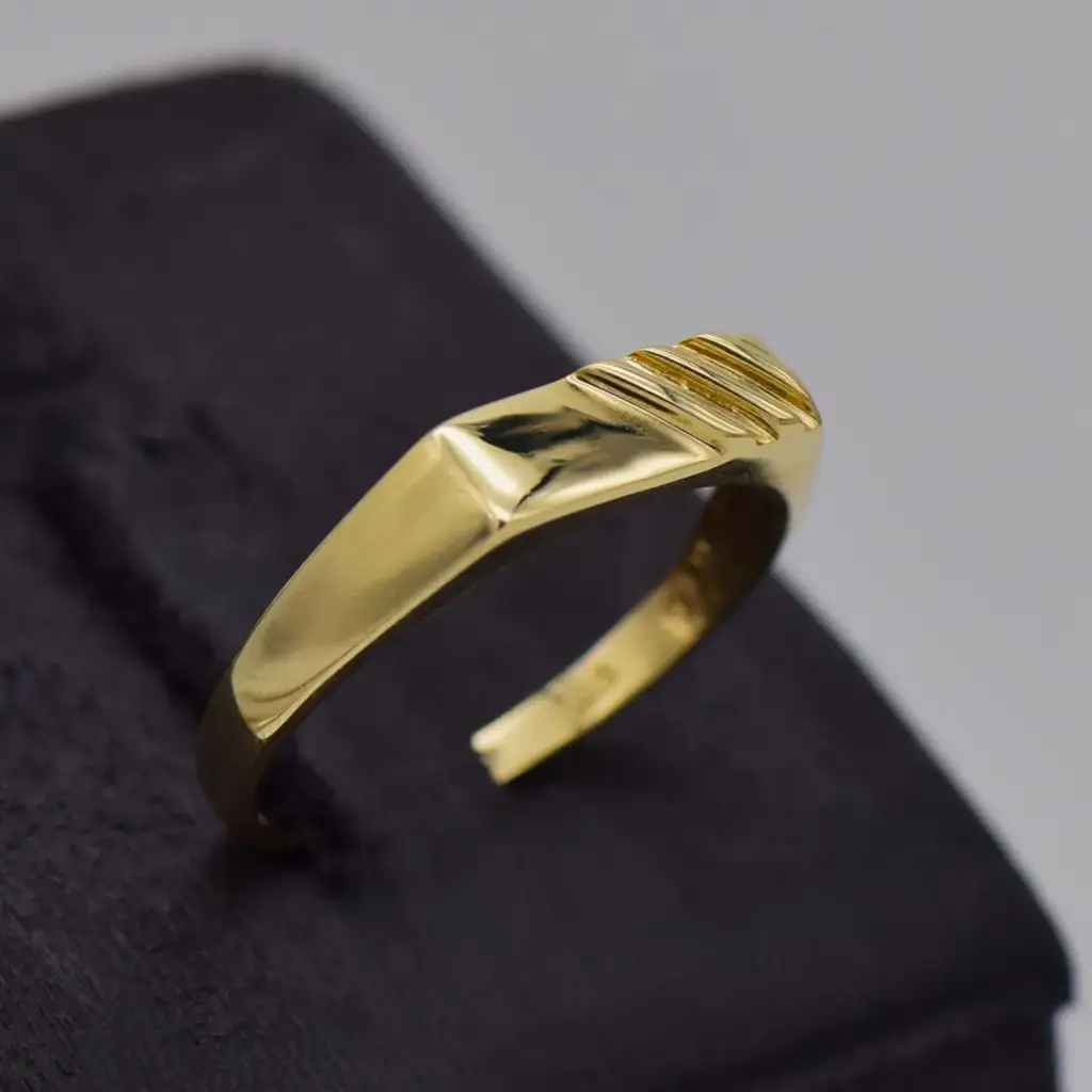 9ct Yellow Gold Men's Ring - View 2