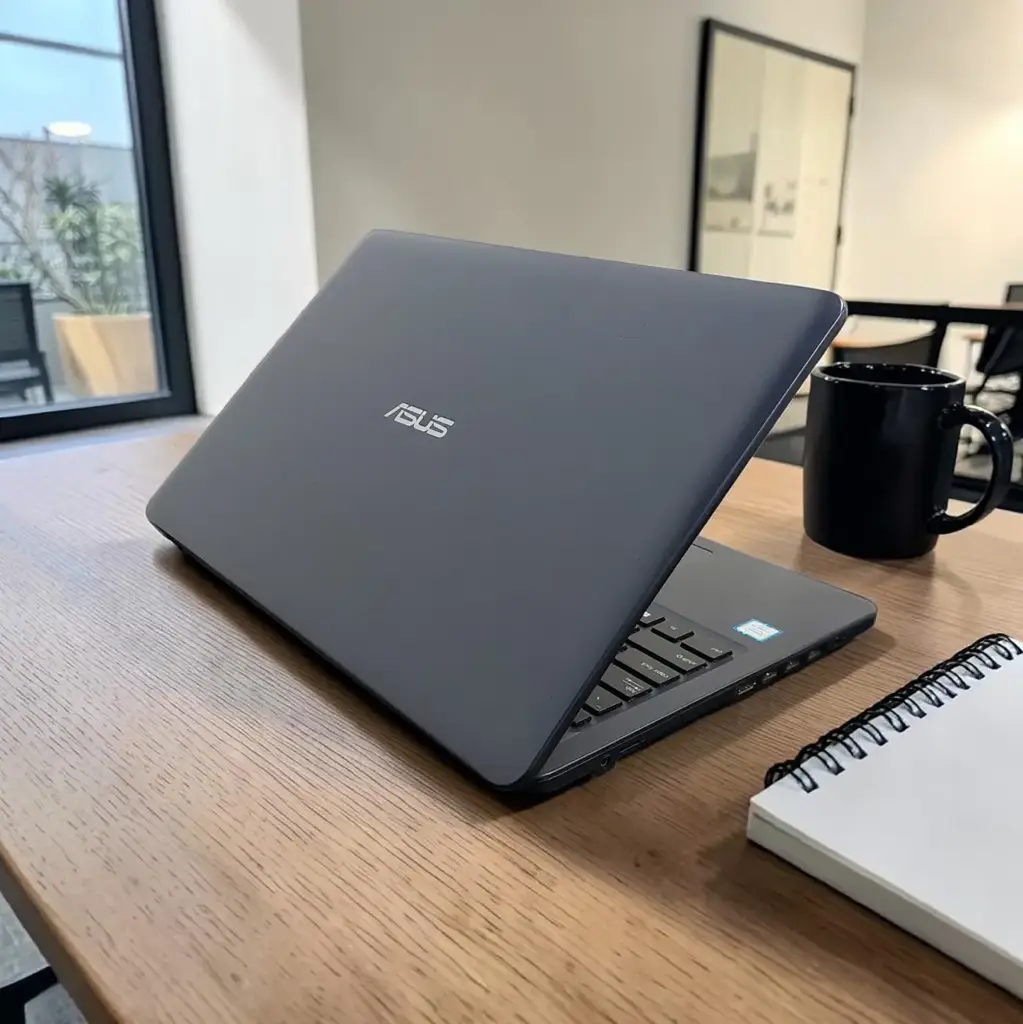 Asus Vivobook X543u 15.6″ Notebook - View 2