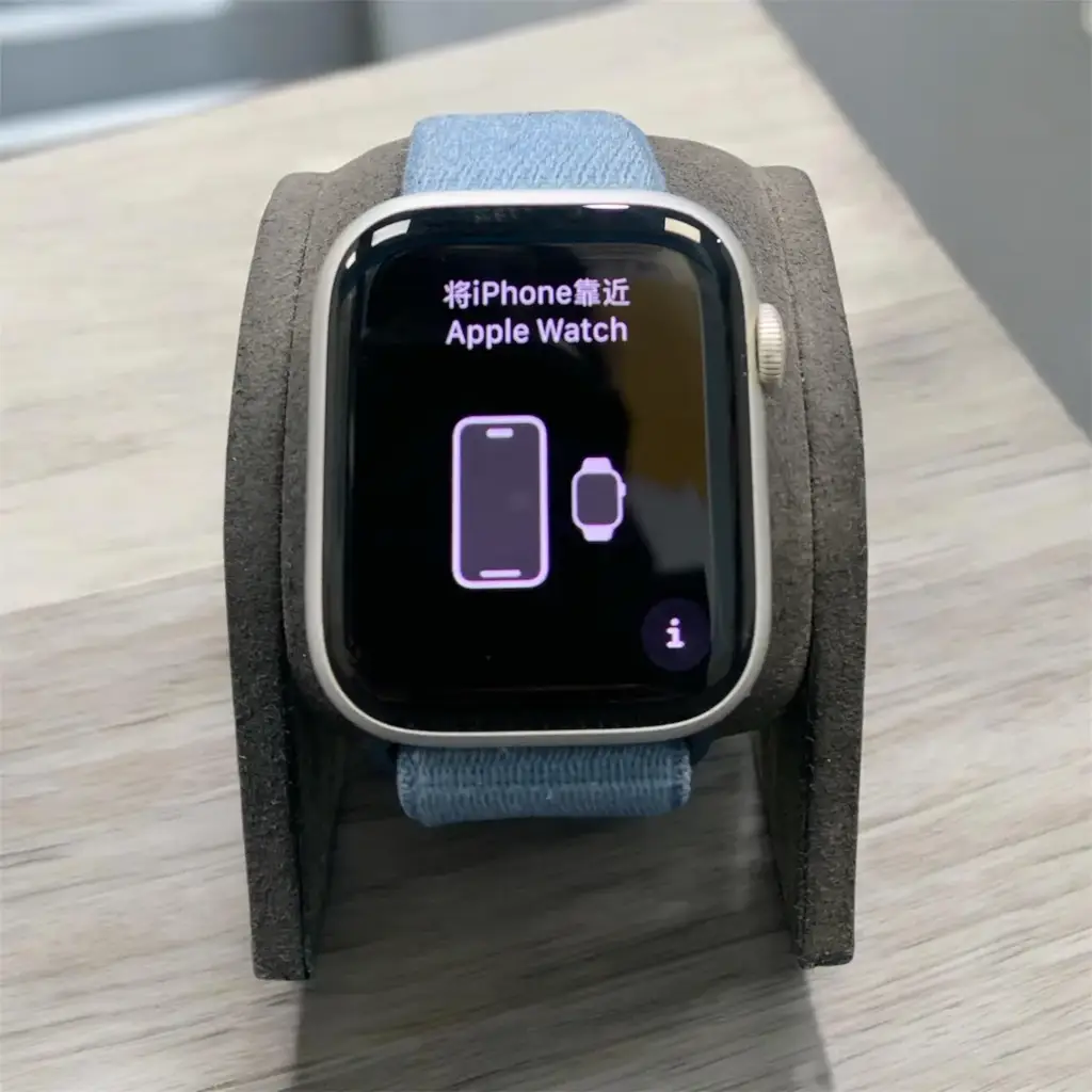 Apple Series 9 Apple Watch - View 2