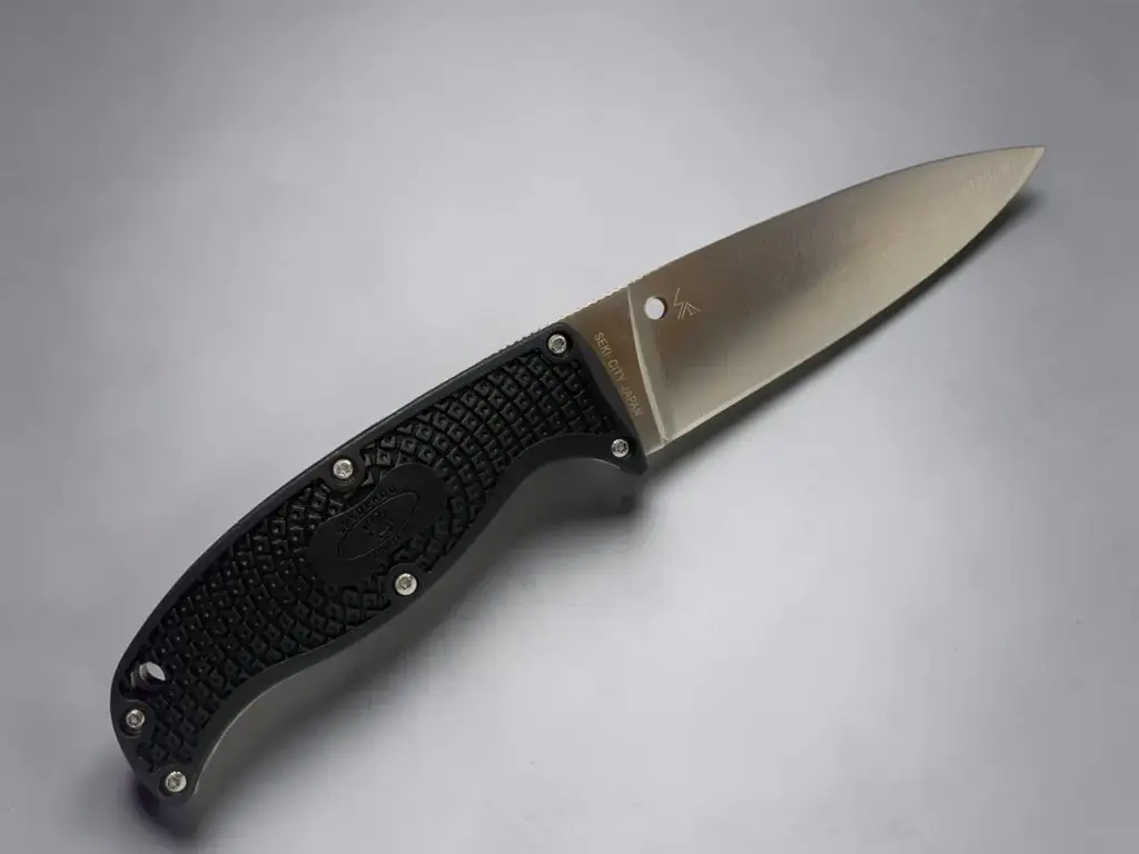 Spyderco Enuff 2 Böhler K390 Knife. - View 2