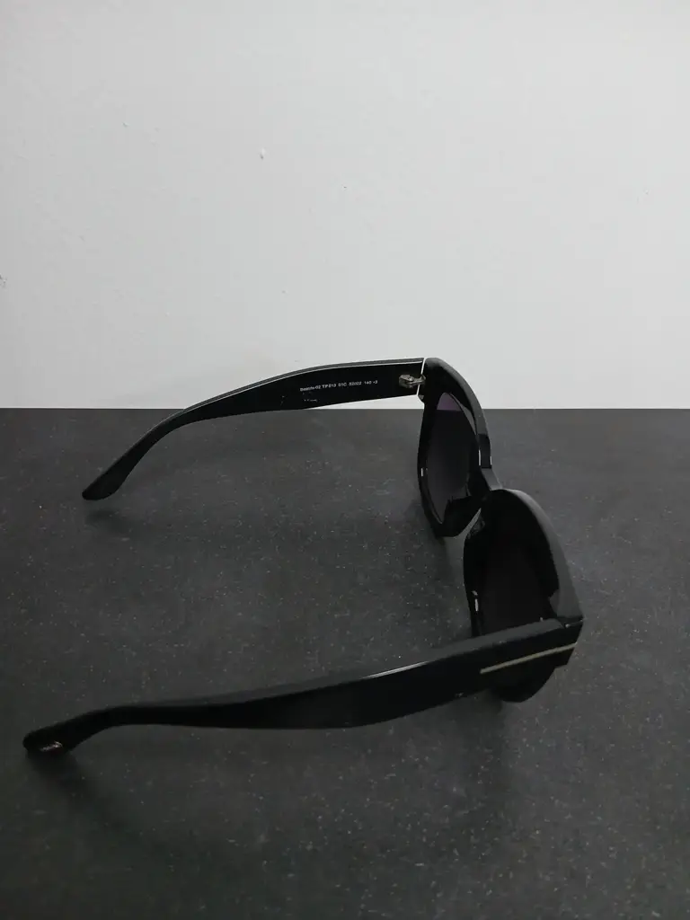Tom Ford Tf613 Lf5924323 Mens Sunglasses - View 3