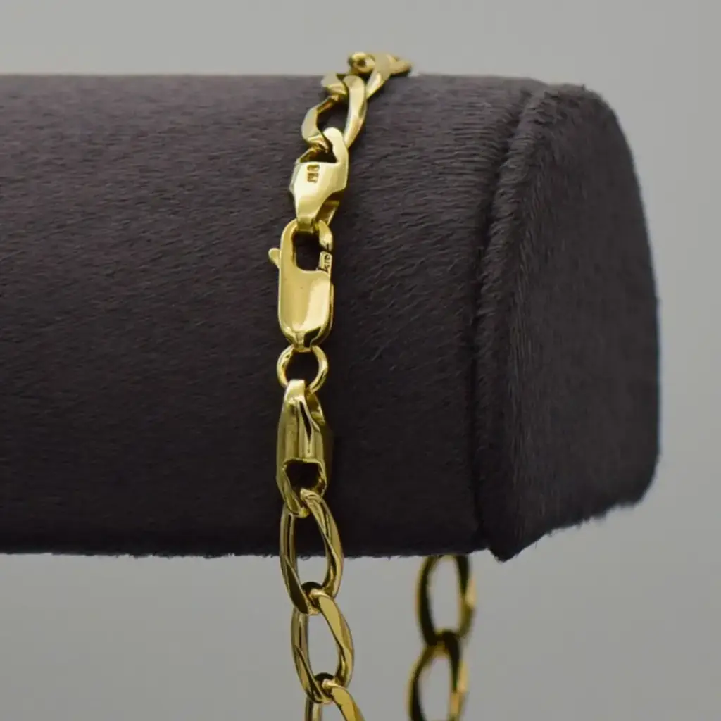 9ct Yellow Gold Bracelet Figaro-Link - View 2