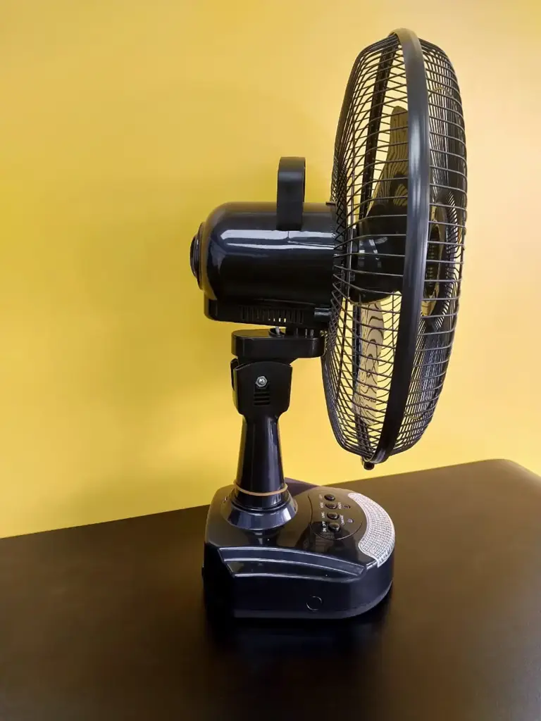 Elektra Everlast Desk Fan - View 3