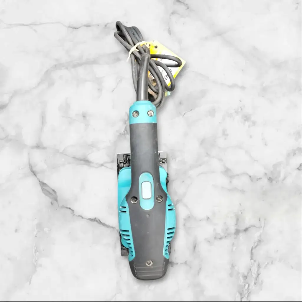 Makita M9203