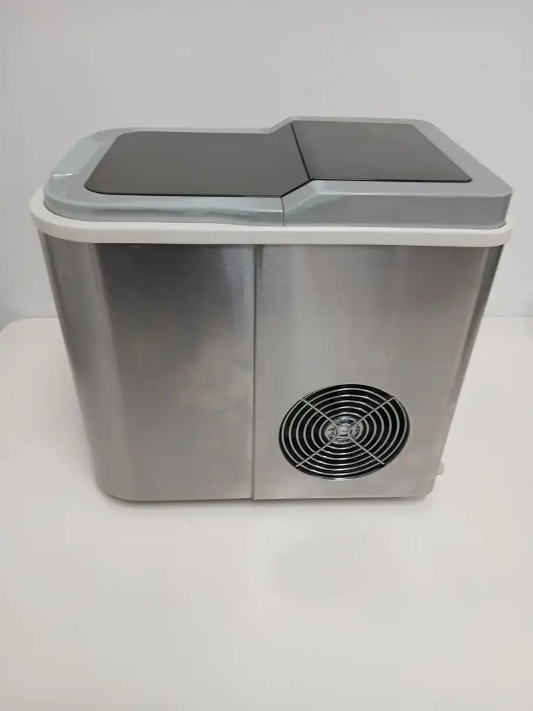 The Water Well Ice Maker - View 3
