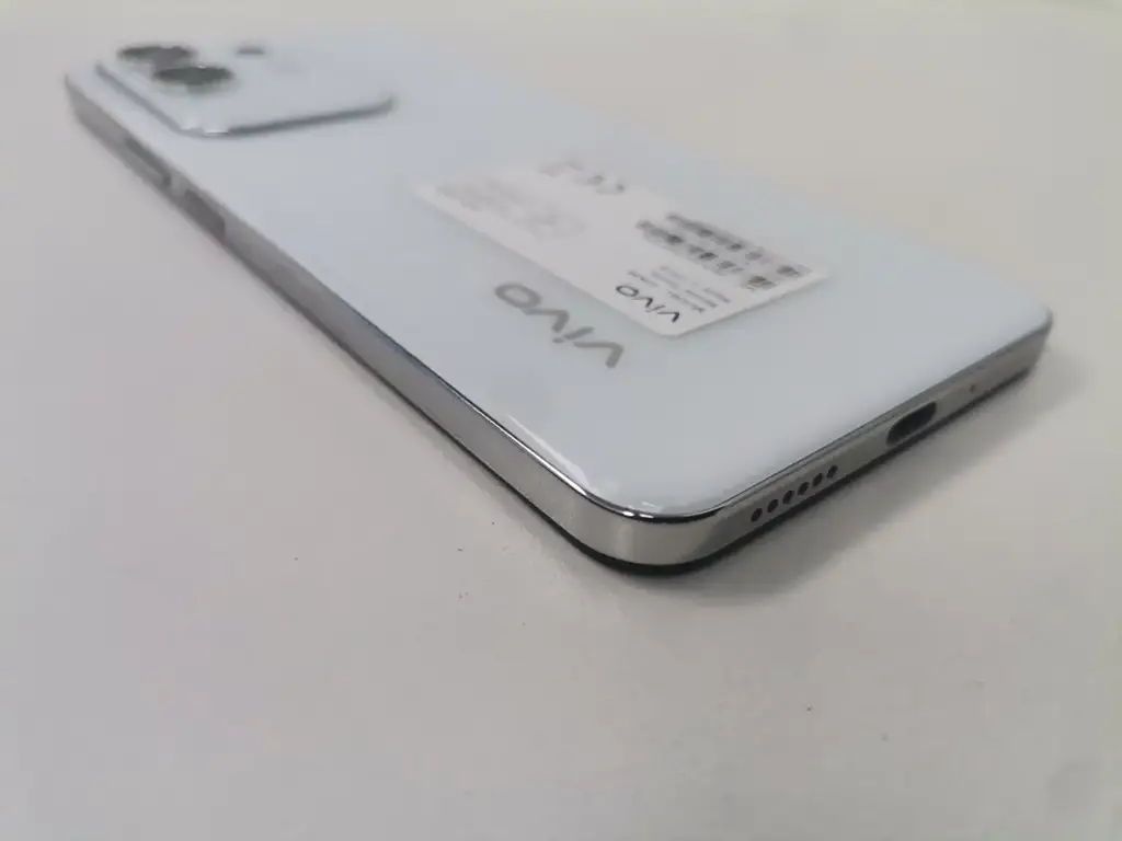 Vivo Y29 4G Dual Sim 256Gb - White - View 3