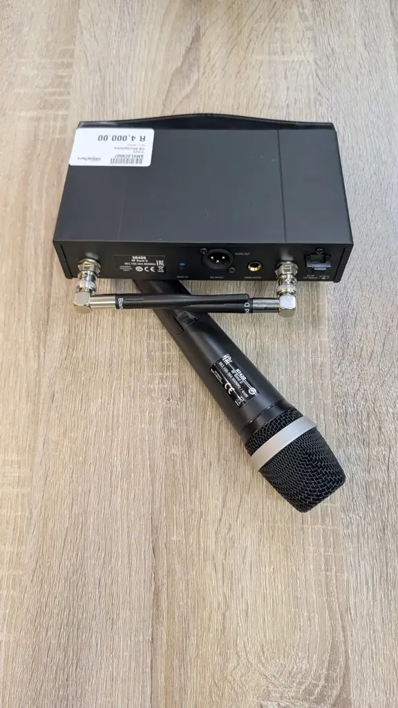 Akg Sr420 Professional Uhf Wireless Microphone Receiver - View 2