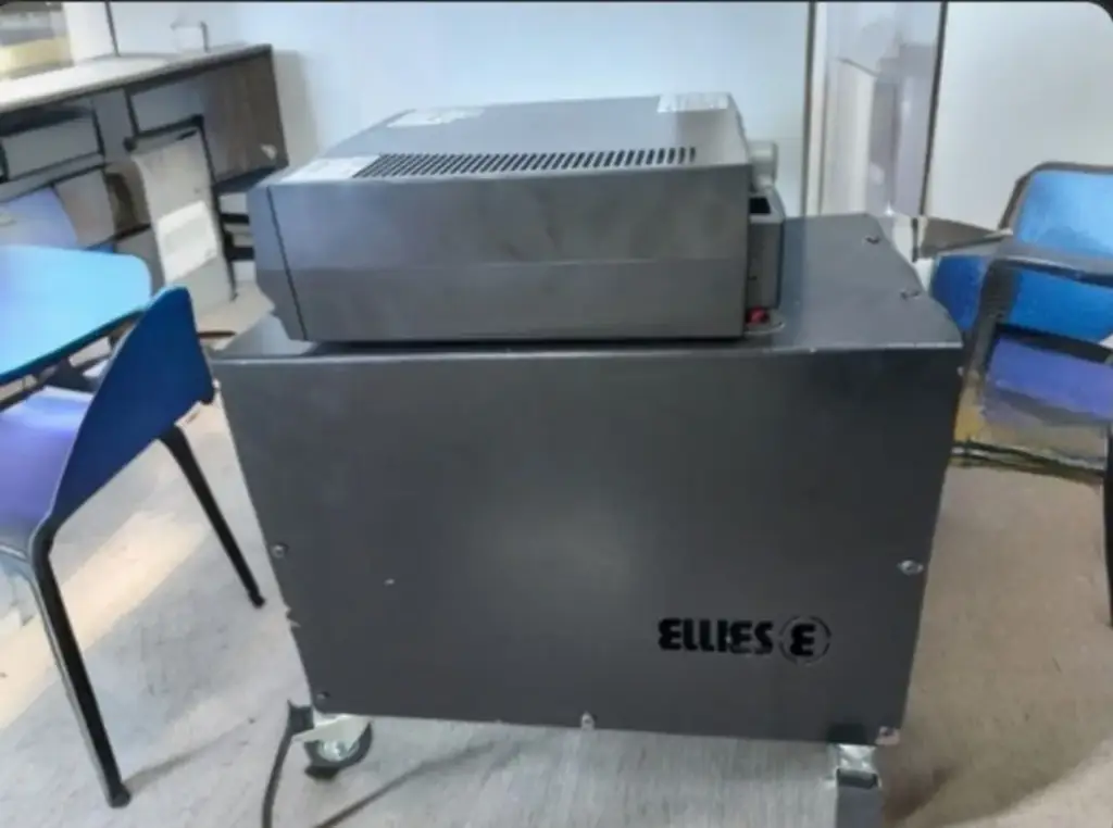 Ellies Power Inverter- Fbi1200w-Pre Owned