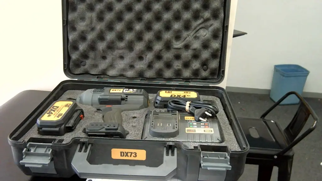 Cat 18V Cordless Impact Wrench 1700 Nm Kit | Dx73 - View 2