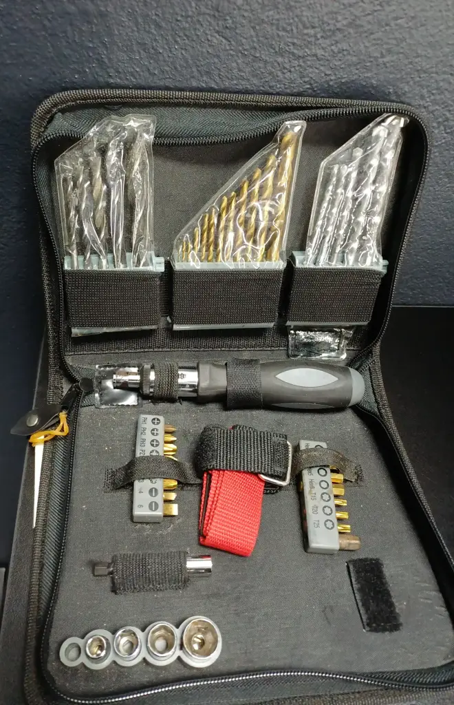 Bosch Mixed Screwdriver Bit And Drill Set